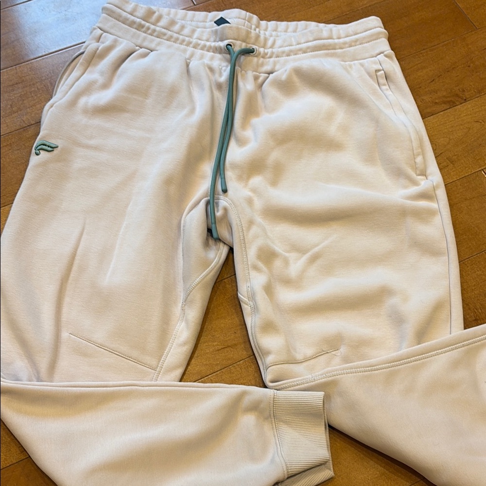 Men’s light Purple Fabletics Joggers with Drawstring